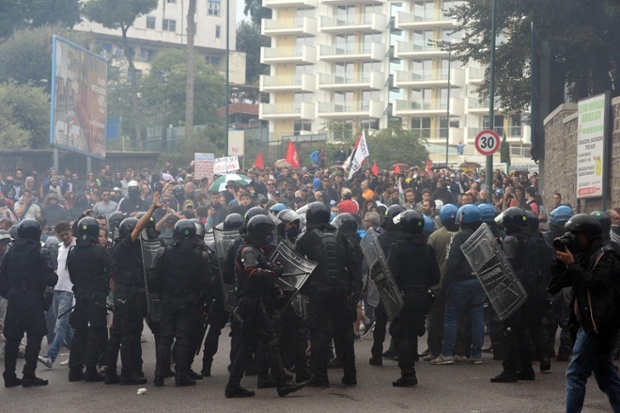 ナポリのデモ