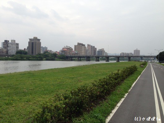 華中橋河岸9